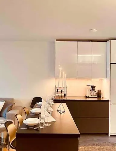 Aurora Penthouse 아파트